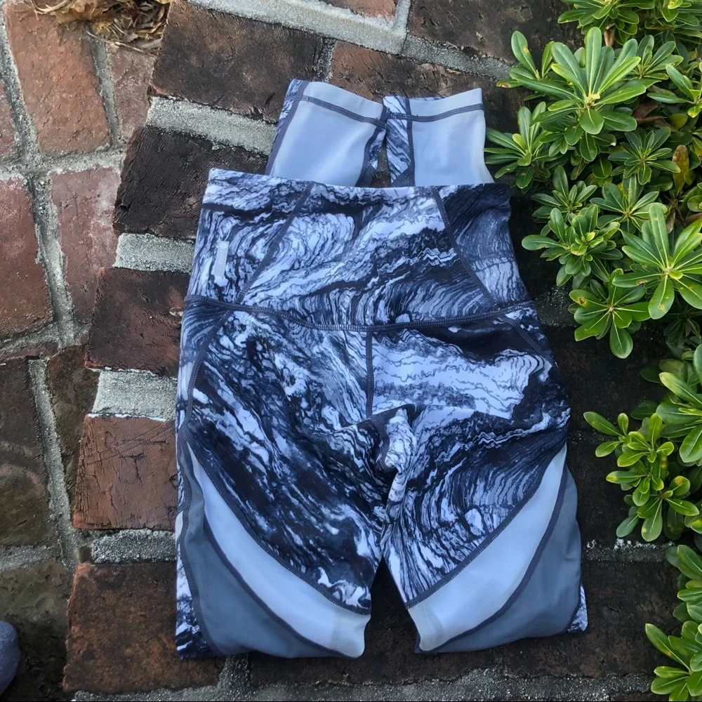 Zella leggings with nylon cut outs size XS - Picture 7 of 8